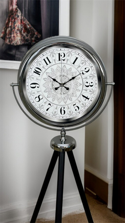 Elegance Desenli Tripod Ayaklı Saat
