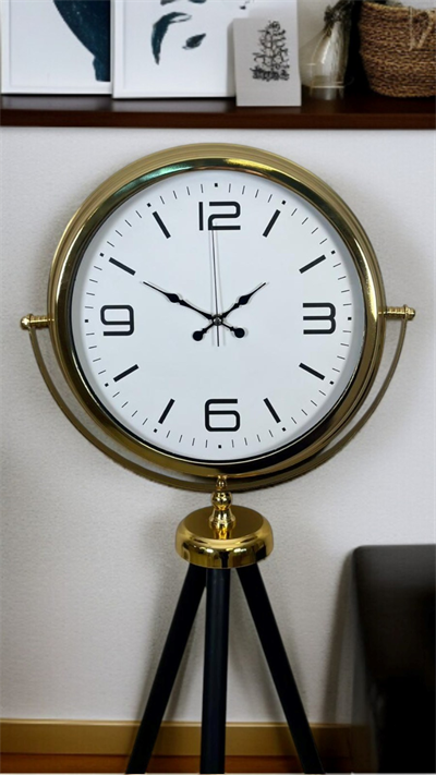 Elegance Gold Tripod Ayaklı Saat