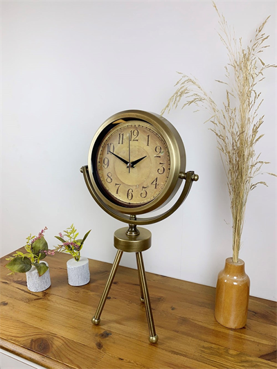 Eskitme Metal Mini Tripod Dekoratif Masa Saati 45×26 cm