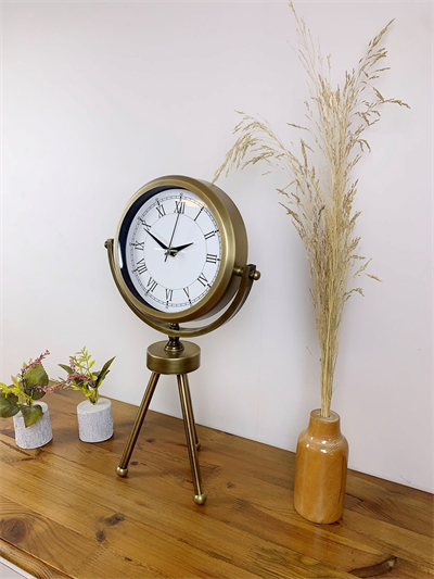 Eskitme Metal Mini Tripod Retro Masa Saati 45×26 cm