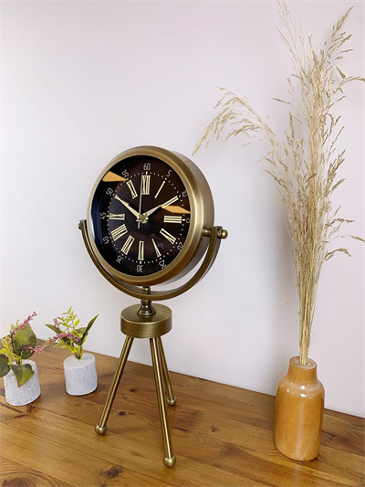 Eskitme Metal Mini Tripod Zarif Masa Saati 45×26 cm