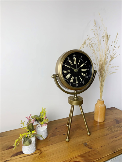 Eskitme Metal Mini Tripod Zarif Masa Saati 45×26 cm