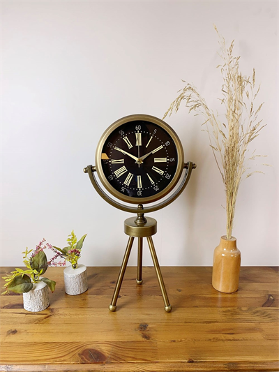 Eskitme Metal Mini Tripod Zarif Masa Saati 45×26 cm