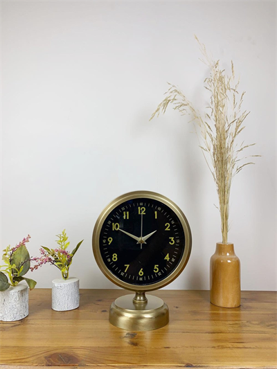 Eskitme Metal Tokyo Masa Saati 25×20 cm