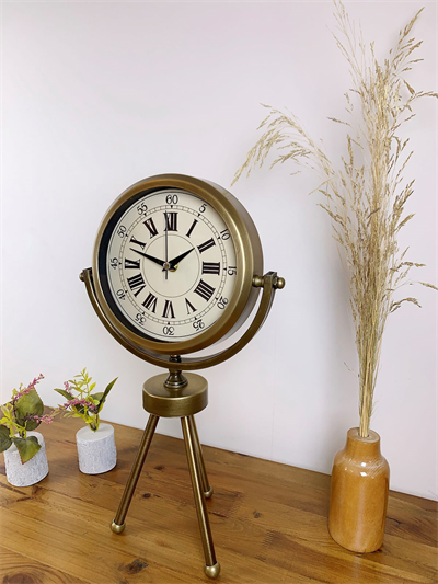 Eskitme Prestij Üç Ayaklı Masa Saati