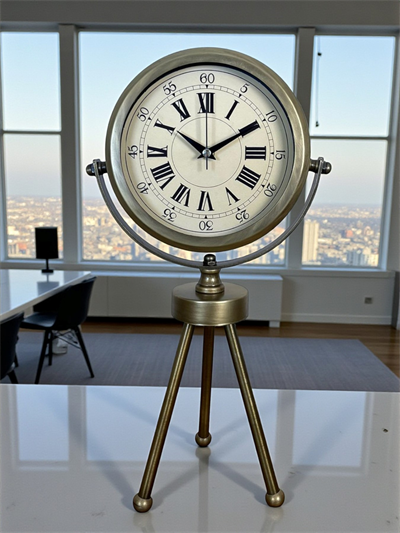 Eskitme Prestij Üç Ayaklı Masa Saati