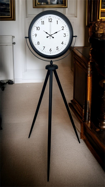 Eskitme Tripod Ayaklı Dekoratif Saat