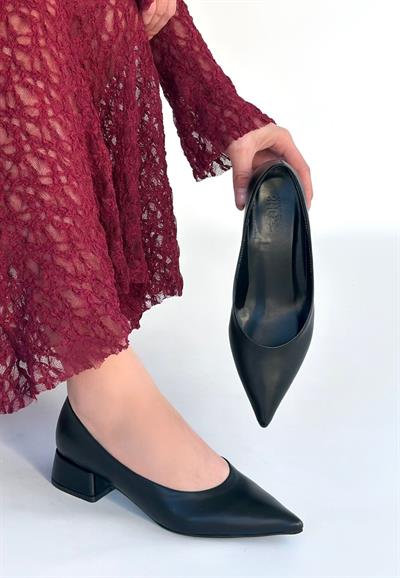 Ferla Siyah Cilt Topuklu Ayakkabı