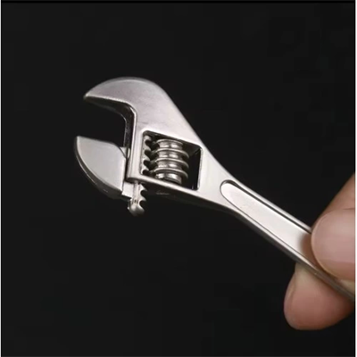 Fonksiyonel İngiliz Anahtarı Şeklinde Anahtarlık