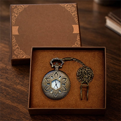 Geometrik Oymalı Tasarım - Köstekli Zincirli Cep Saati - Vintage Bronz