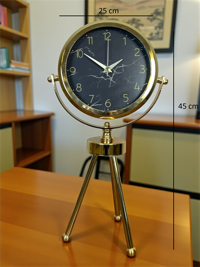 Gold & Black Uyumlu Şık Üç Ayaklı Metal Masa Saati