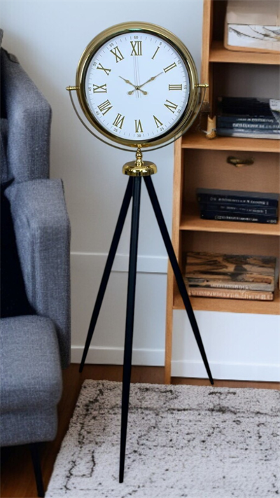 Gold Göz Alıcı Tripod Ayaklı Duvar Saati