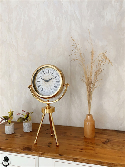 Gold Metal Mini Tripod Çini Desenli Roma Rakamı Masa Saati 45×26 cm