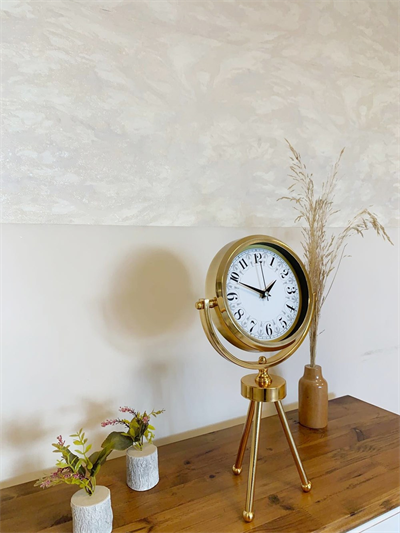 Gold Metal Mini Tripod Desenli Masa Saati 45×26 cm