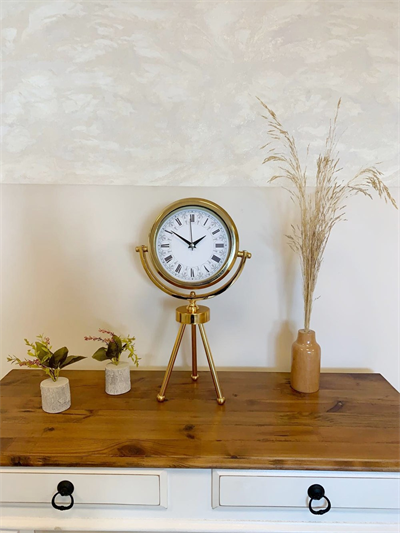 Gold Metal Mini Tripod Desenli Roma Rakamı Masa Saati 45×26 cm