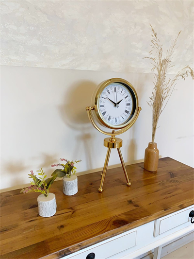 Gold Metal Mini Tripod Desenli Roma Rakamı Masa Saati 45×26 cm