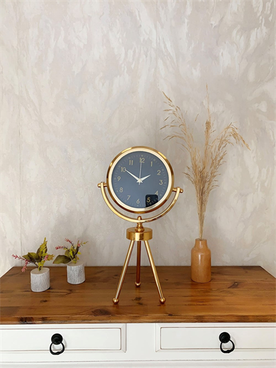 Gold Metal Mini Tripod Tokyo Masa Saati 45×26 cm