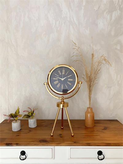 Gold Metal Mini Tripod Zarif Masa Saati 45×26 cm