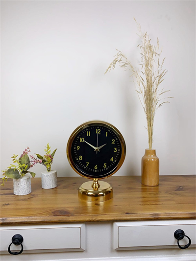 Gold Metal Tokyo Masa Saati 25×20 cm