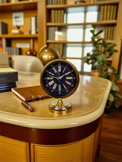 Goldora 25 x 20 Gold Metal Masa Saati