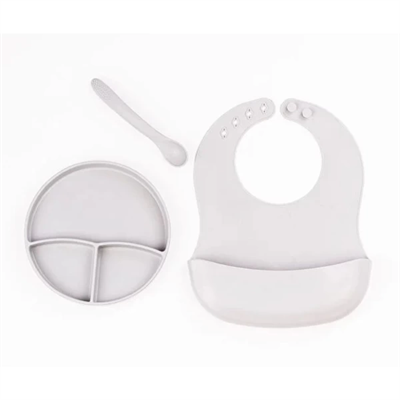 Gri 3’lü Silikon Yemek Seti – Önlük + Diş Kaşıyıcılı Kaşık + Vakumlu Tabak