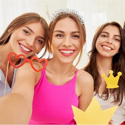 Gümüş Kristal Taşlı Happy Birthday Doğum Günü Tacı İthal Ürün A Kalite 17x16 cm (3936)