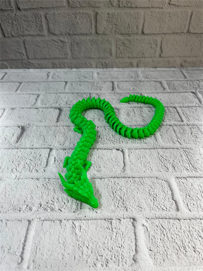 Hareketli Yeşil Ejderha Figür Uzun Gövdeli Koleksiyonluk Tasarım