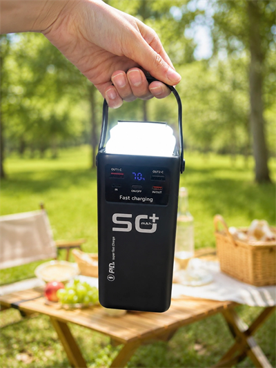 Hızlı Şarj Powerbank 50.000 mAh 4 Dahili Kablolu LED Aydınlatmalı Dijital Göstergeli Taşınabilir Batarya