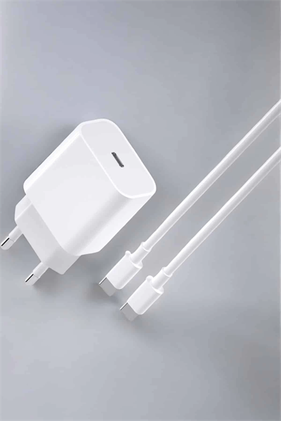 İOS Uyumlu Type-C Girişli Hızlı Şarj 15/15 Pro Max Adaptör ve Kablosu