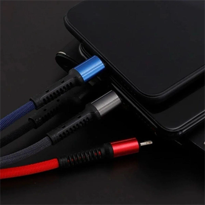 Işıklı Anahtarlık Model 3 İn 1 Usb Çıkışlı Mikro,type-c Ve İphone Uyumlu Şarj Kablosu Bx40