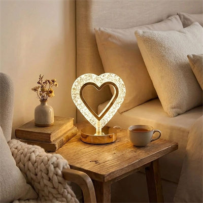 Kalp Şeklinde Kristal Led Masa Lambası – Dokunmatik, 3 Renk Işık Modlu, Şarjlı Mini Dekoratif Gece Lambası Bx40