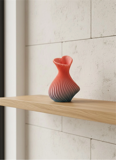 Kalp Tasarımlı Modern Dekor Vazo 15 cm Şık ve Estetik Görünüm