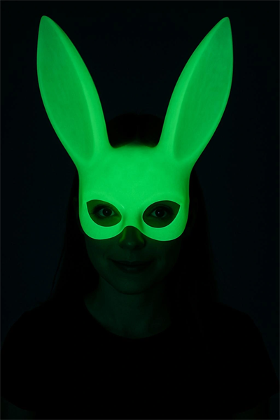 Karanlıkta Parlayan Fosforlu Tavşan Maskesi – Glow Bunny Masquerade Maske (32x22 Cm)