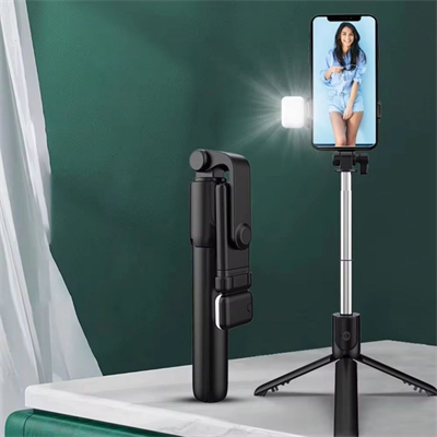 Kendiliğinden Led Işıklı Kumandalı Uzayabilen Selfie Çubuğu,masa Üstü Tripod Bx40