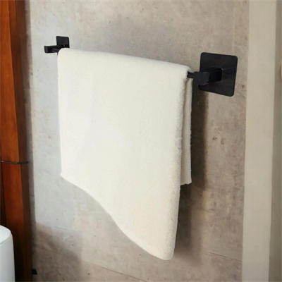 Kendiliğinden Yapışkanlı Siyah Çubuk Havluluk Bx40