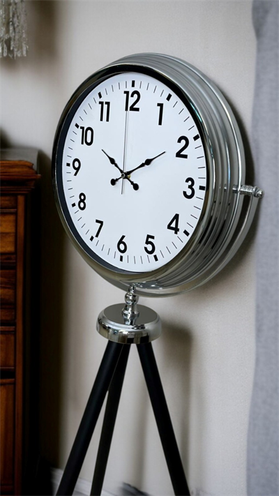 Krom Dekoratif Tasarım Tripod Ayaklı Saat