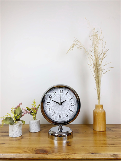 Krom Metal Çini Desen Masa Saati 25×20 cm