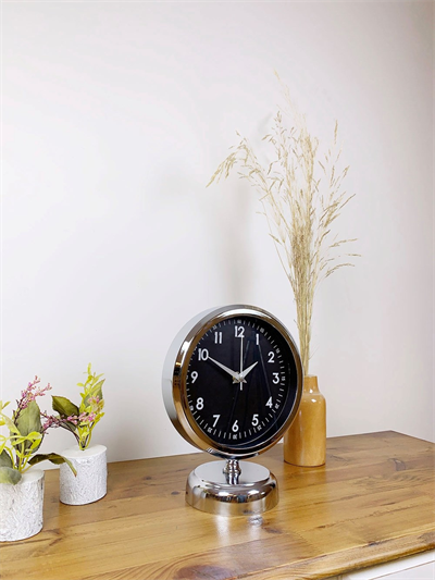 Krom Metal Gece Siyahı Masa Saati 25×20 cm
