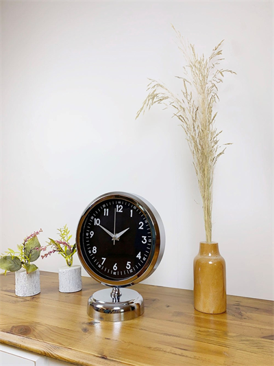 Krom Metal Gece Siyahı Masa Saati 25×20 cm