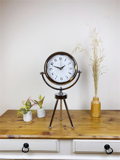 Krom Metal Mini Tripod Çini Desen Masa Saati 45×26 cm