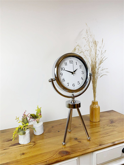 Krom Metal Mini Tripod Dekoratif Masa Saati 45×26 cm