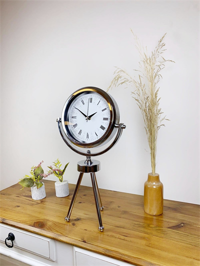 Krom Metal Mini Tripod Desenli Roma Rakamlı Masa Saati