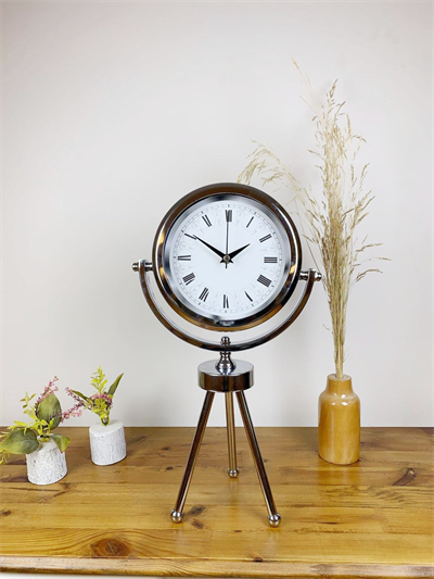 Krom Metal Mini Tripod Desenli Roma Rakamlı Masa Saati