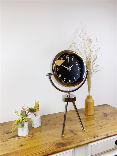 Krom Metal Mini Tripod Gece Siyahı Masa Saati 45×26 cm