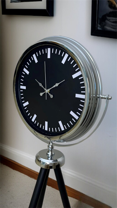 Krom Prime Modern Tripod Ayaklı Saat