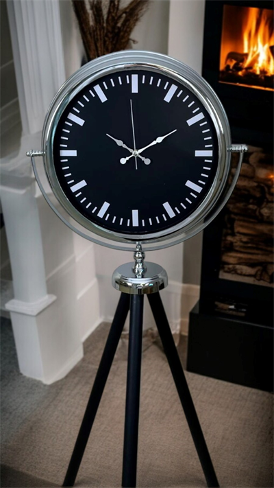 Krom Prime Modern Tripod Ayaklı Saat