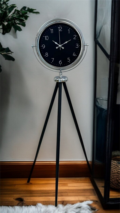 Krom Zarif Tripod Ayaklı Saat