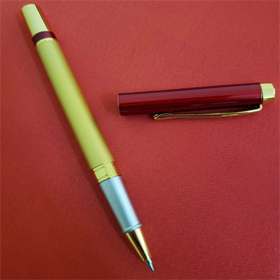 Kutulu Kırmızı Gold Tasarım Roller Kalem