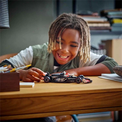 LEGO Speed Champions MoneyGram Haas F1 Team VF-24 Yarış Arabası 77250