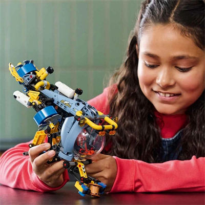 LEGO Technic Derin Deniz Araştırma Denizaltısı 42201